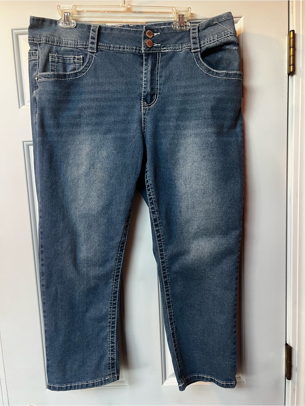Women’s Cropped Ankle Jeans in Dark Blue Wash